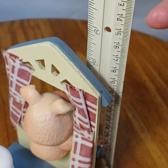 Country Piggy On A Wood Windowsill Picket Fence Ceramic Salt Pepper Shakers - Picture 5 of 7